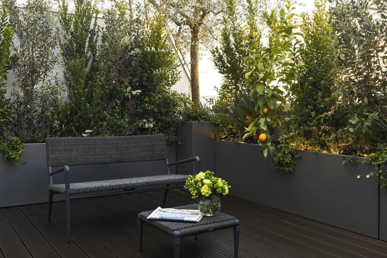 Magna Pars L'Hotel A Parfum, Small Luxury Hotels Of The World Milan Bagian luar foto Roof garden