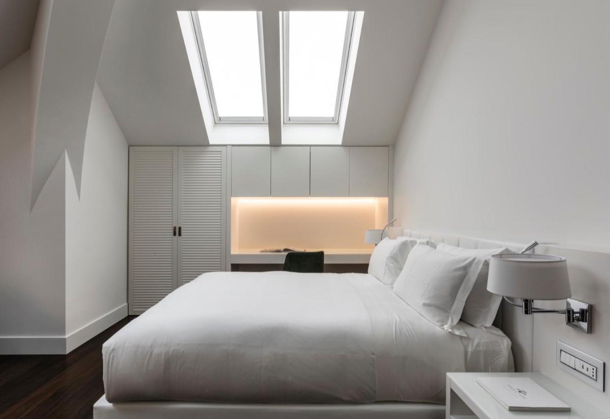 Magna Pars L'Hotel A Parfum, Small Luxury Hotels Of The World Milan Bagian luar foto Bedroom