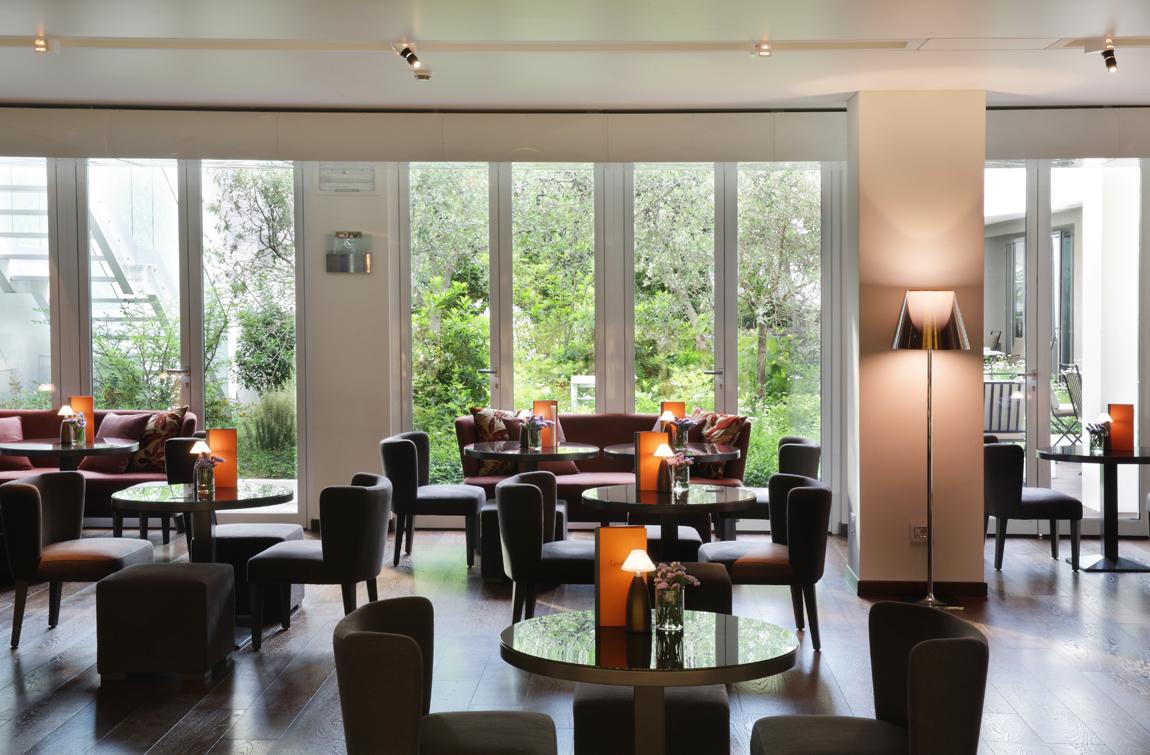 Magna Pars L'Hotel A Parfum, Small Luxury Hotels Of The World Milan Bagian luar foto The hotel's lobby