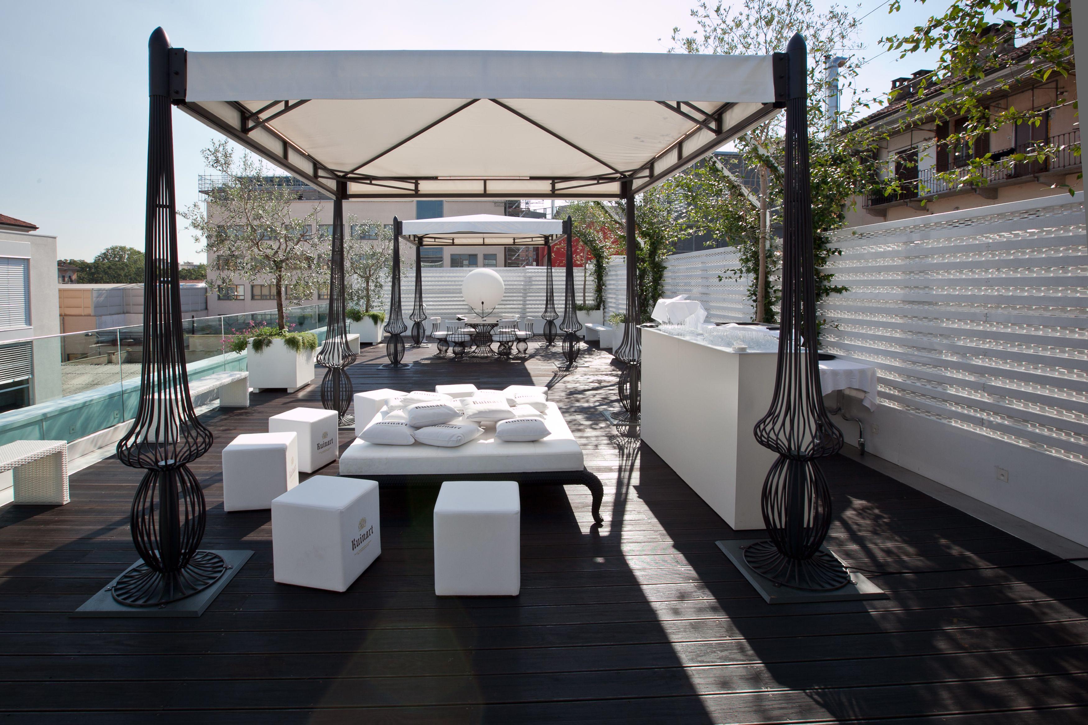 Magna Pars L'Hotel A Parfum, Small Luxury Hotels Of The World Milan Bagian luar foto The rooftop terrace