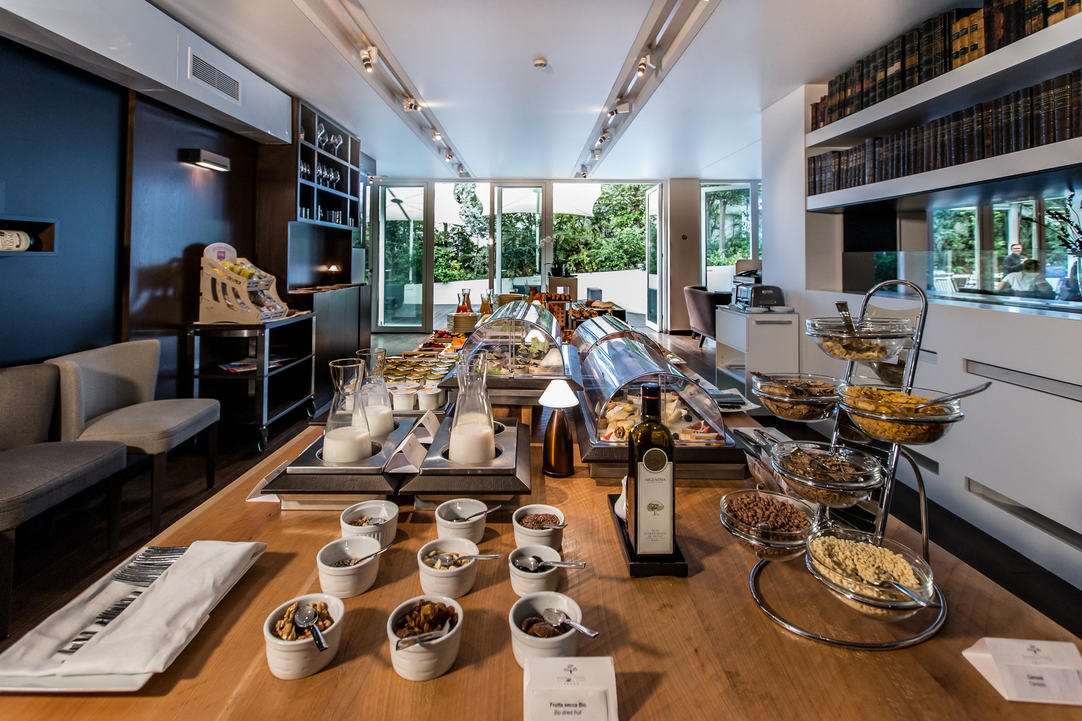 Magna Pars L'Hotel A Parfum, Small Luxury Hotels Of The World Milan Bagian luar foto The tea tasting room at the German Tea Museum