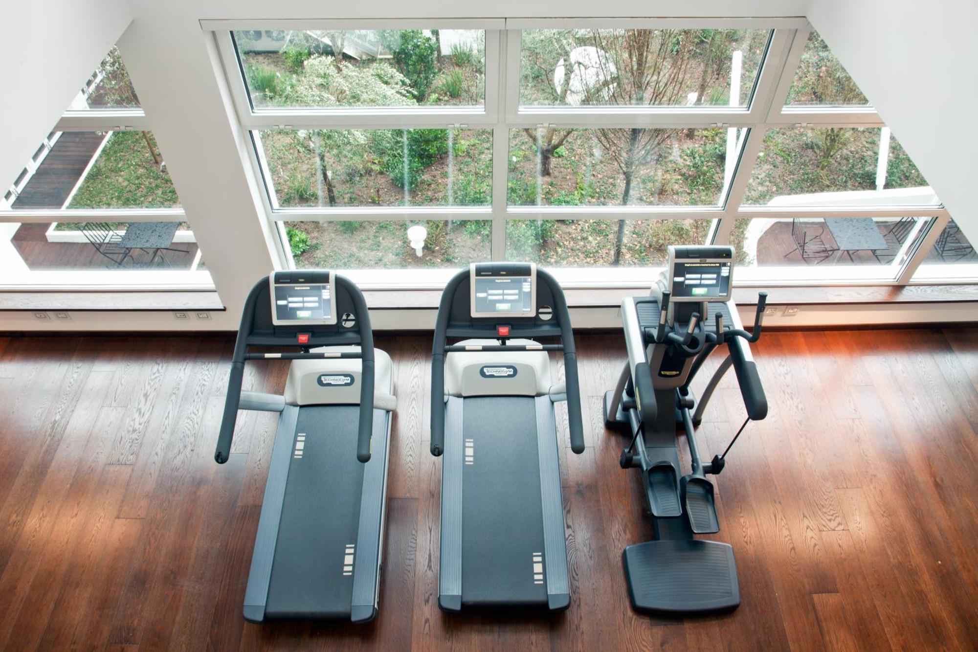 Magna Pars L'Hotel A Parfum, Small Luxury Hotels Of The World Milan Bagian luar foto Treadmills and elliptical cross trainer