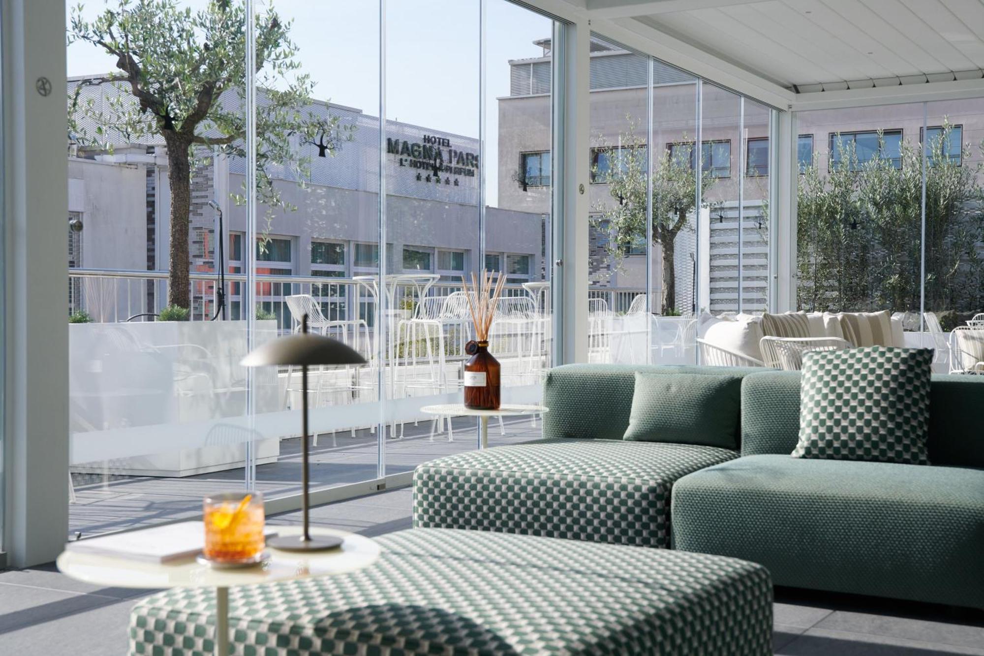 Magna Pars L'Hotel A Parfum, Small Luxury Hotels Of The World Milan Bagian luar foto